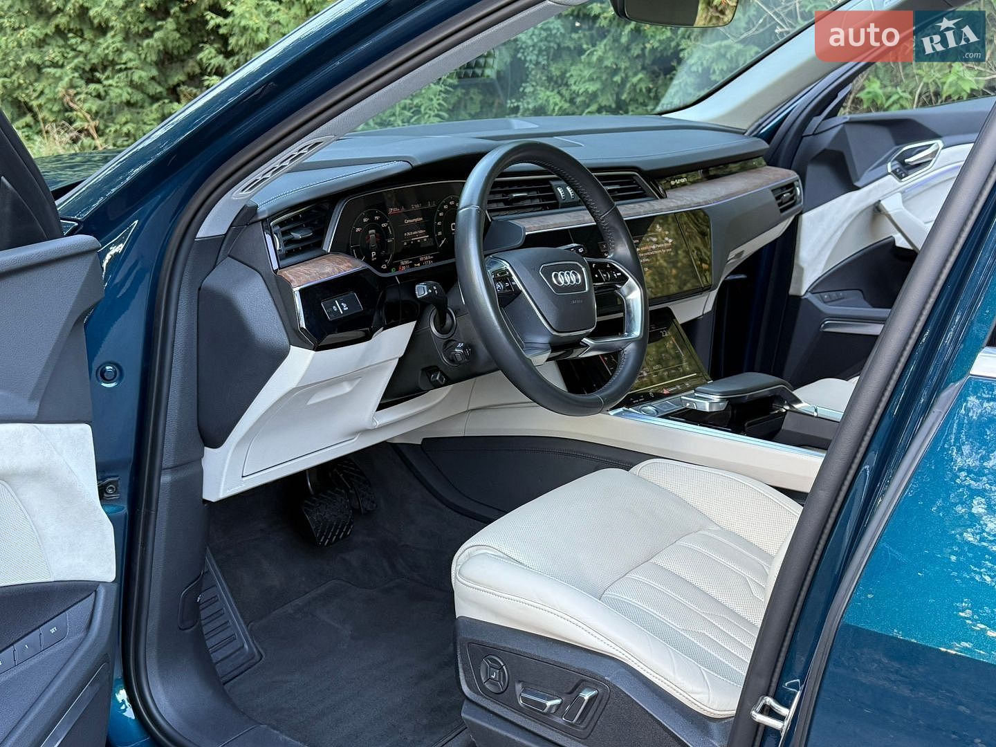 Audi e-tron 2020 VIN WA1VAAGE4KB015709 фото оголошення 49 з 109