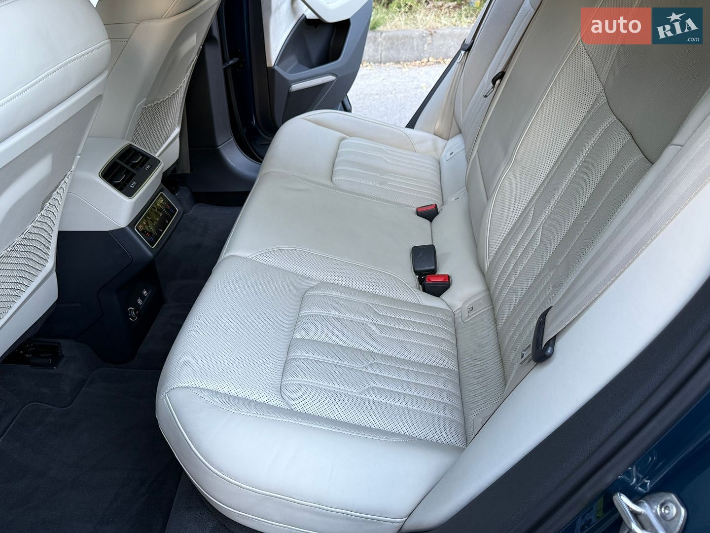 Audi e-tron 2020 VIN WA1VAAGE4KB015709 фото оголошення 63 з 109