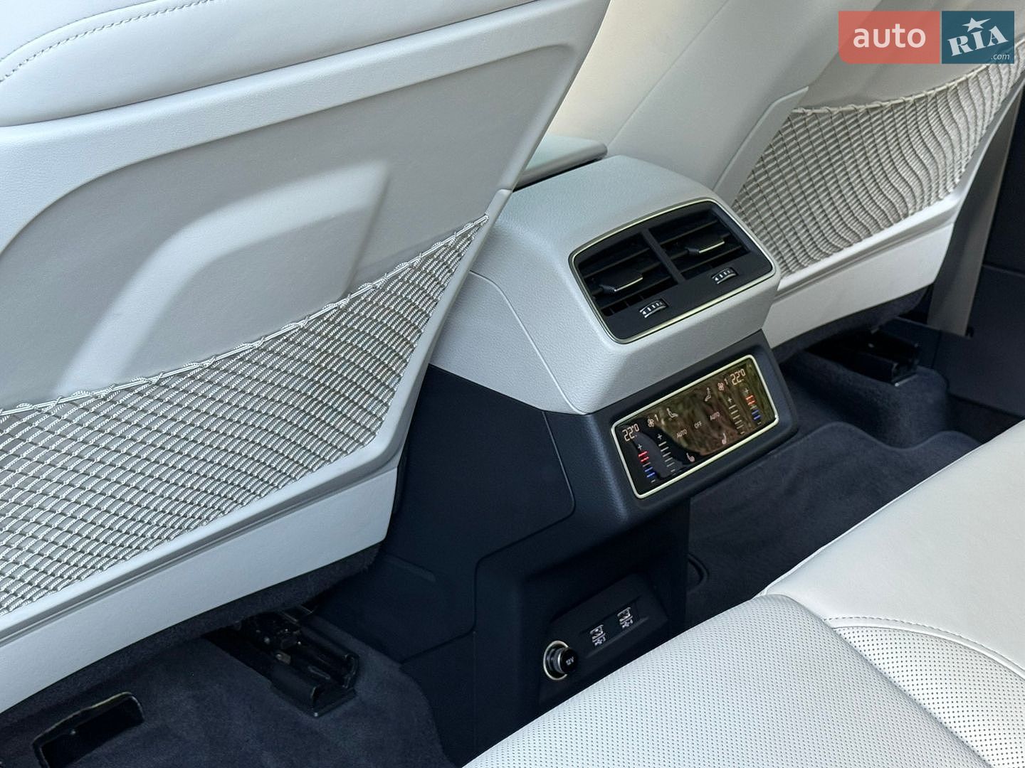 Audi e-tron 2020 VIN WA1VAAGE4KB015709 фото оголошення 64 з 109