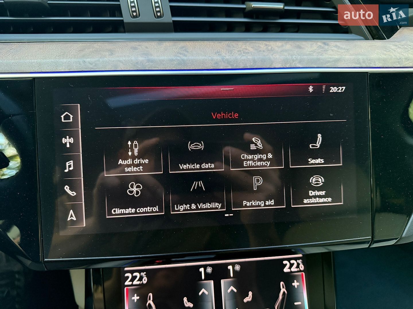Audi e-tron 2020 VIN WA1VAAGE4KB015709 фото оголошення 105 з 109