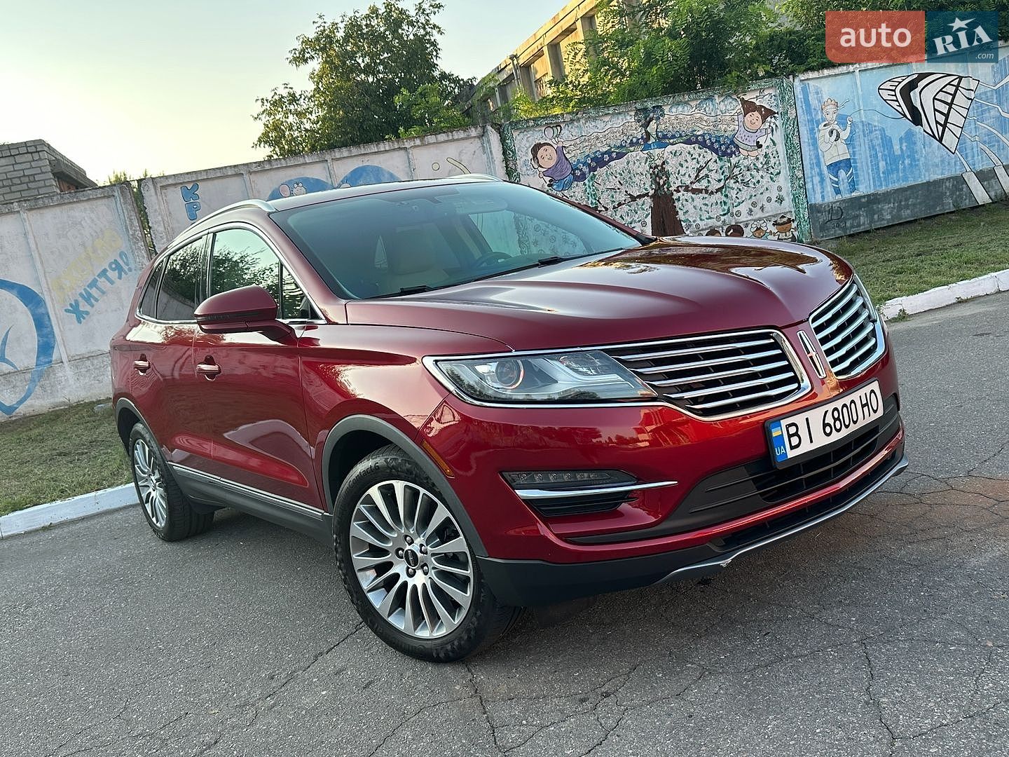 Lincoln MKC 2017 VIN 5LMCJ3D9XHUL53945 фото оголошення 2 з 17
