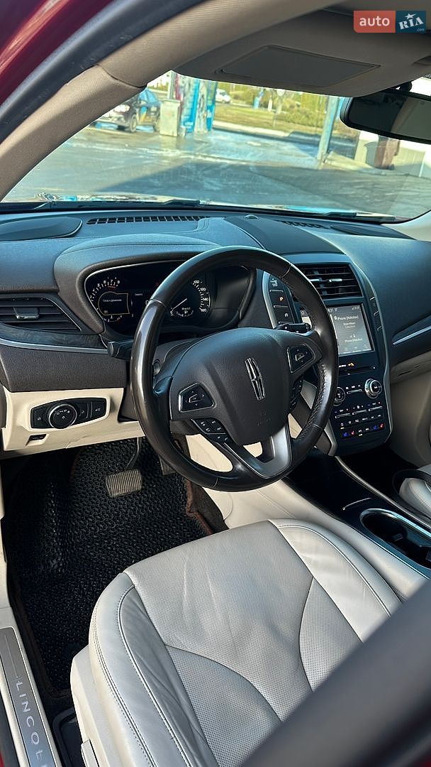 Lincoln MKC 2017 VIN 5LMCJ3D9XHUL53945 фото оголошення 11 з 17