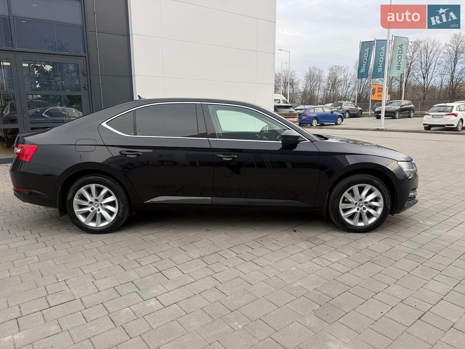Skoda Superb 2023 VIN TMBAM8NP9PB300048 фото оголошення 4 з 6