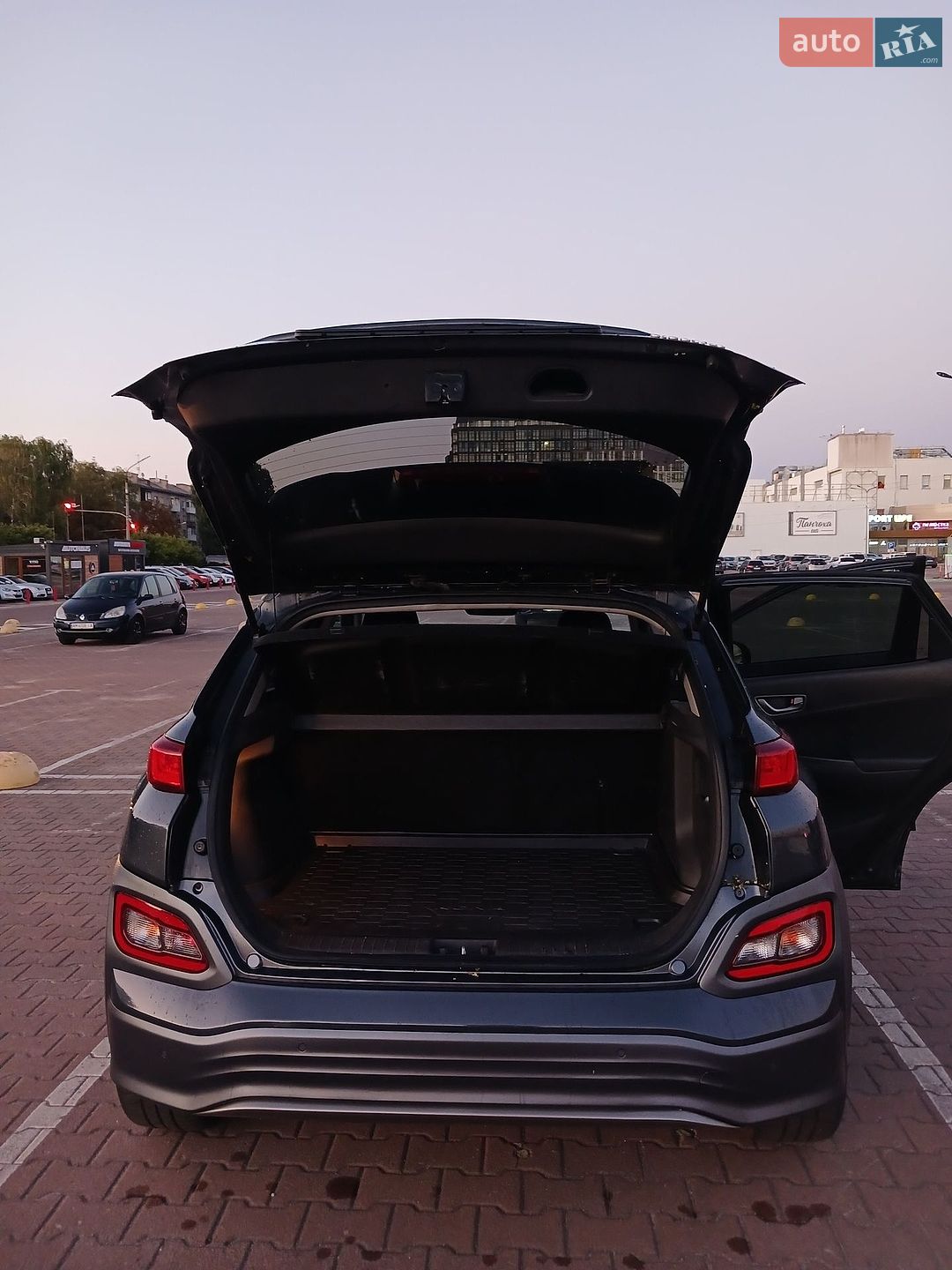 Hyundai Kona 2019 VIN KMHK381GFKU033836 фото оголошення 4 з 16