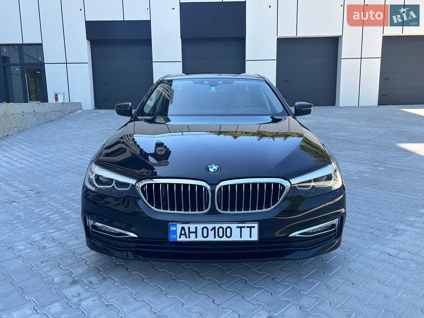 BMW 5 Series 2017 VIN WBAJC31010G872008 фото оголошення 2 з 25