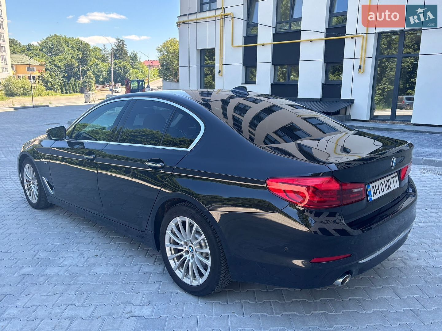 BMW 5 Series 2017 VIN WBAJC31010G872008 фото оголошення 4 з 25