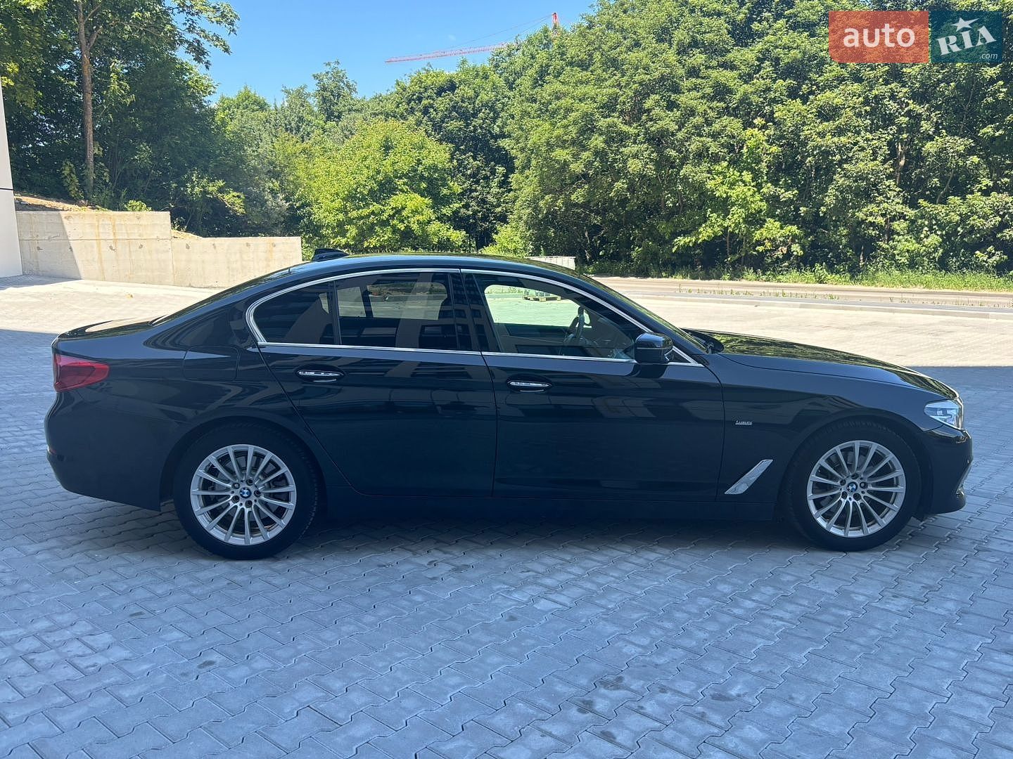 BMW 5 Series 2017 VIN WBAJC31010G872008 фото оголошення 8 з 25