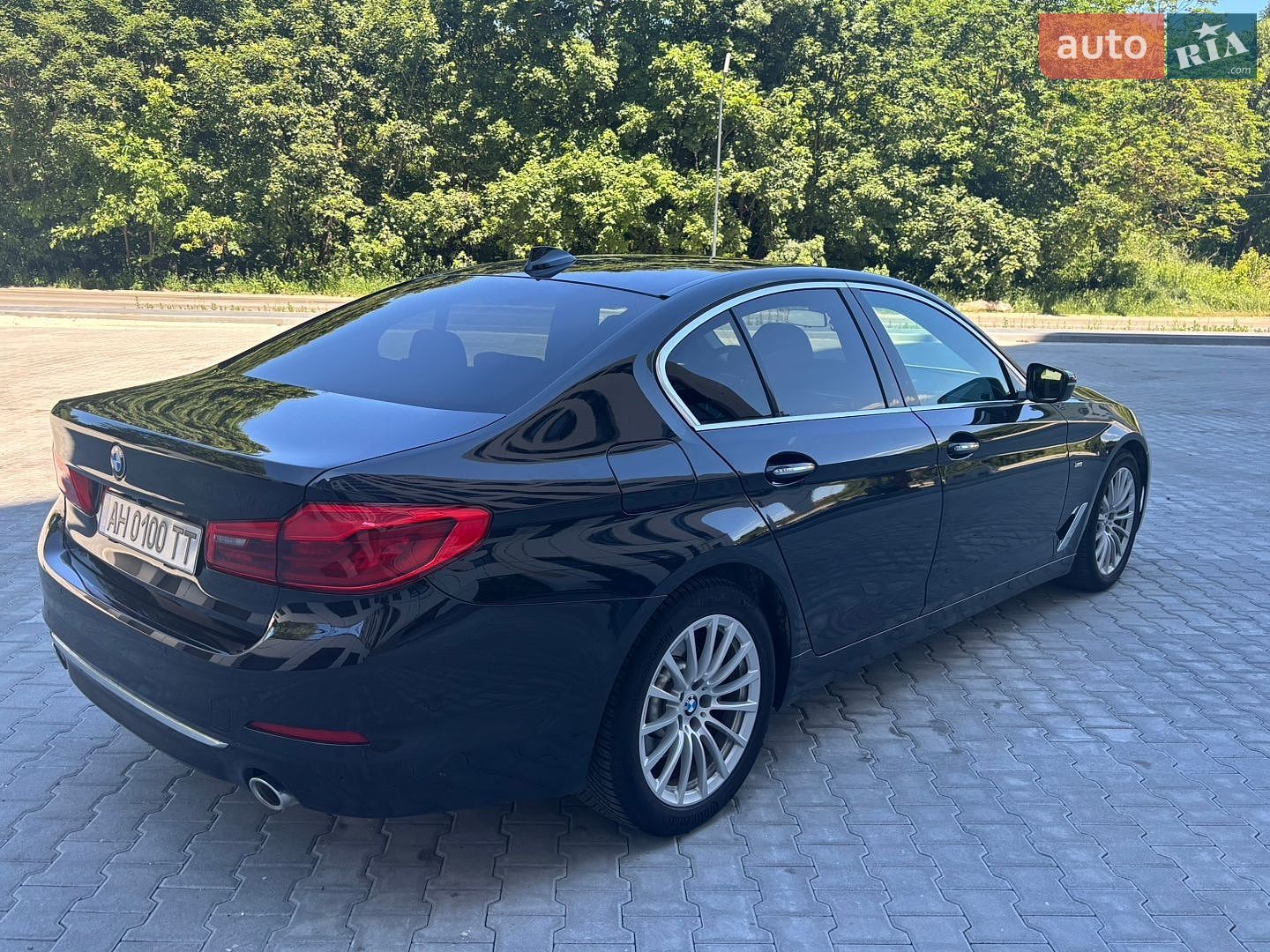 BMW 5 Series 2017 VIN WBAJC31010G872008 фото оголошення 9 з 25
