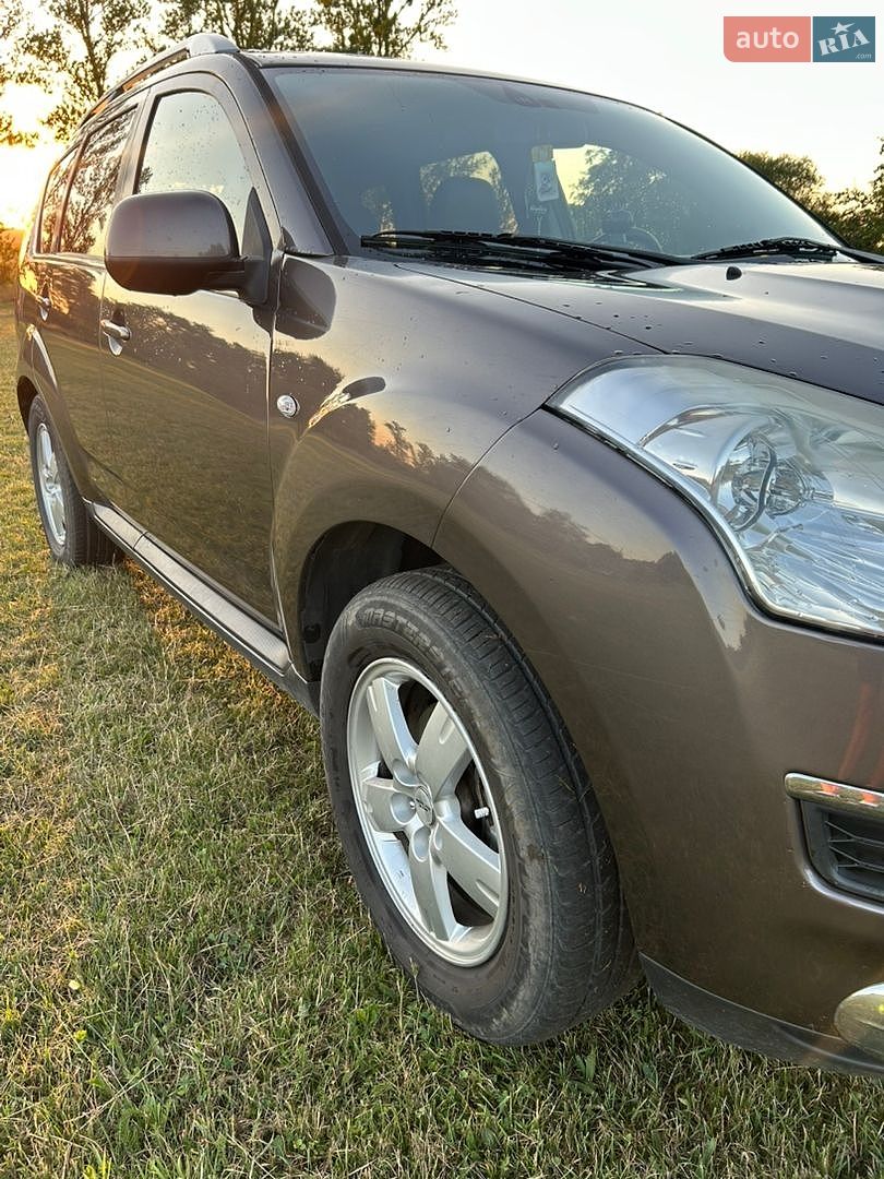 Citroen C-Crosser 2010 VIN VF7VV4HK8BZ900979 фото оголошення 2 з 20
