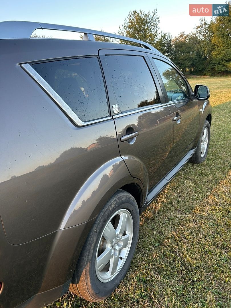 Citroen C-Crosser 2010 VIN VF7VV4HK8BZ900979 фото оголошення 8 з 20