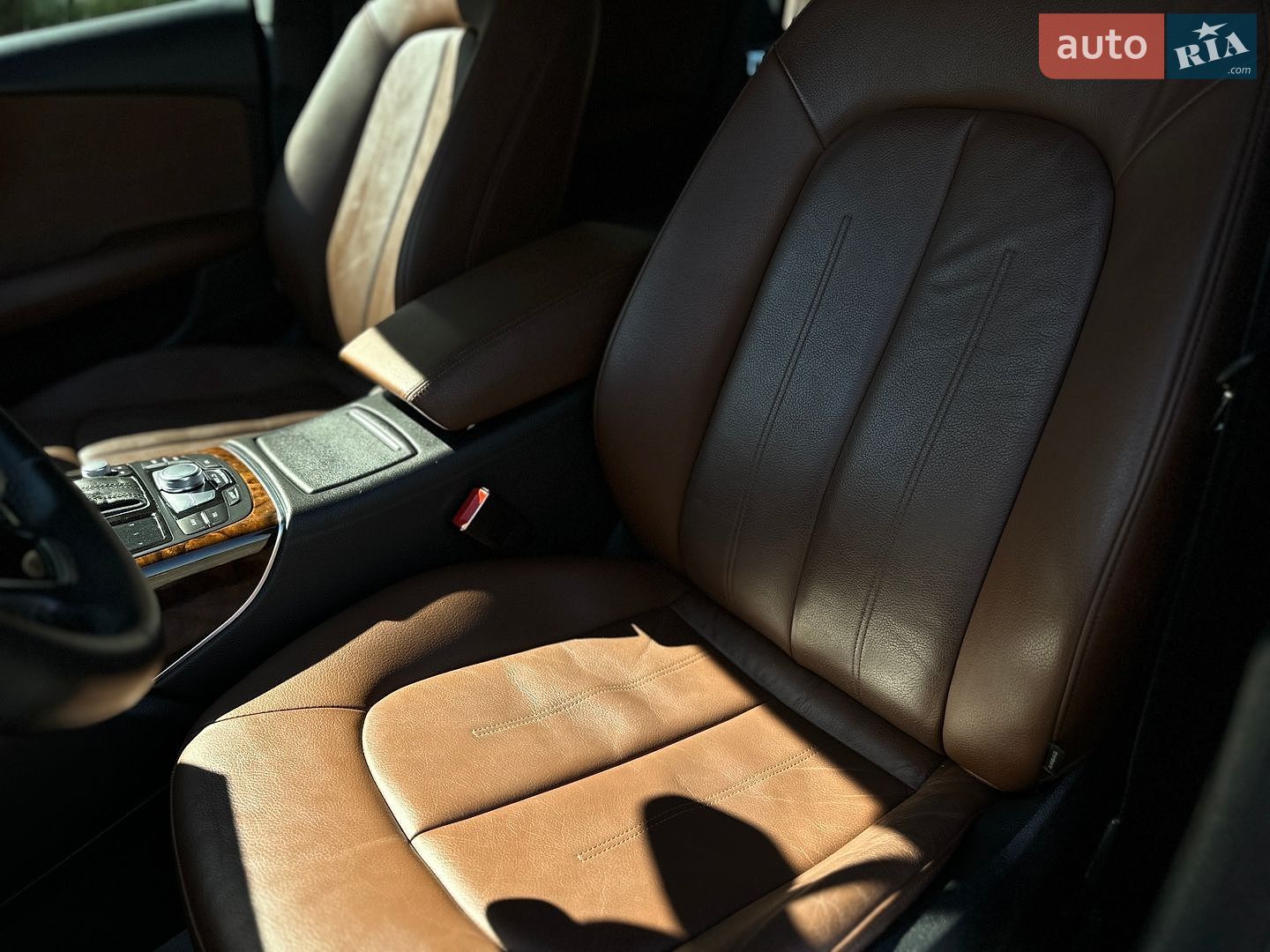 Audi A7 Sportback 2015 VIN WAUWGAFC7GN078931 фото оголошення 18 з 33