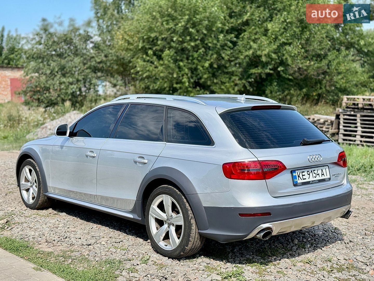 Audi A4 Allroad 2013 VIN WA1TFAFL5EA036670 фото оголошення 4 з 19