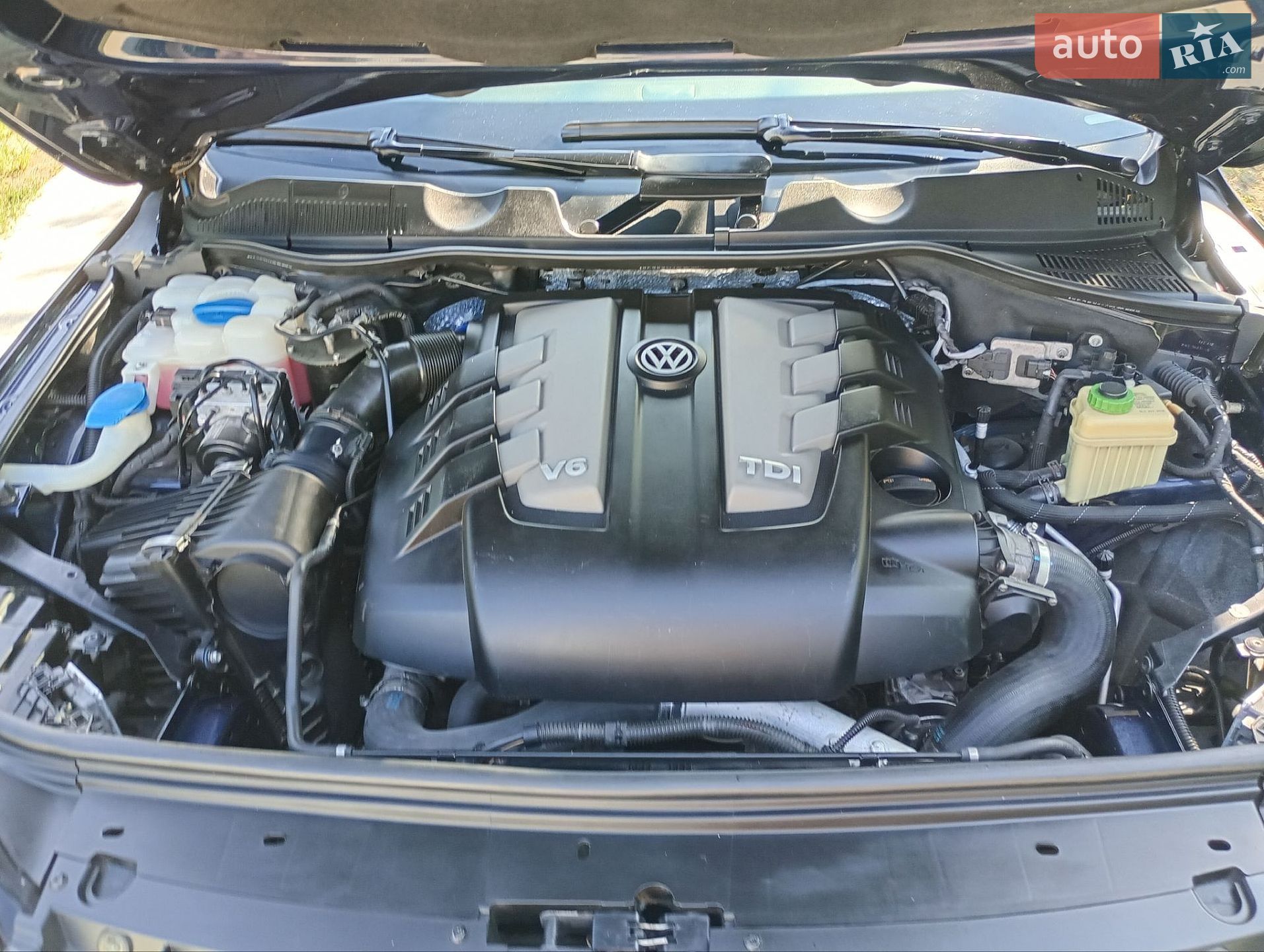 Volkswagen Touareg 2012 VIN WVGDP9BP9DD008989 фото оголошення 2 з 19
