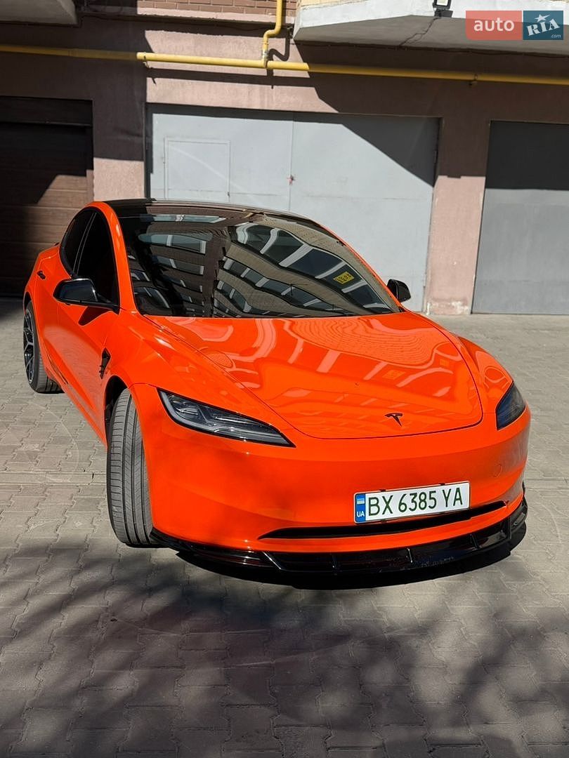 Tesla Model 3 2024 VIN 5YJ3E1EAXRF829940 фото оголошення 2 з 6