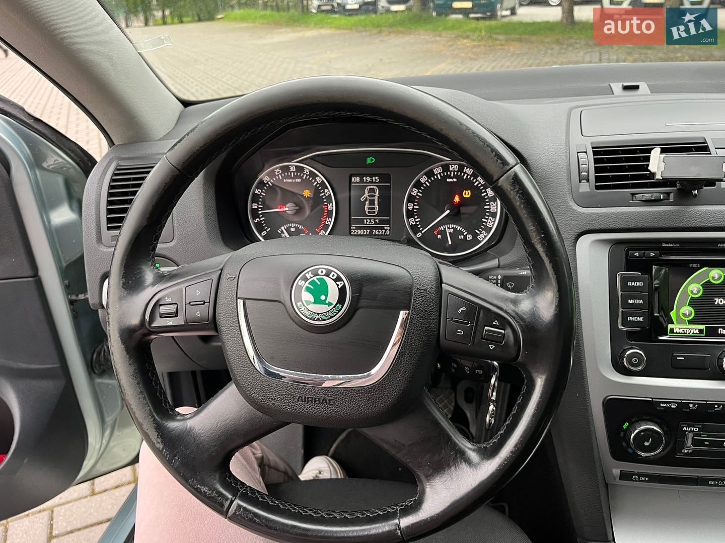 Skoda Octavia 2012 VIN TMBHN61ZXC2190564 фото оголошення 2 з 22