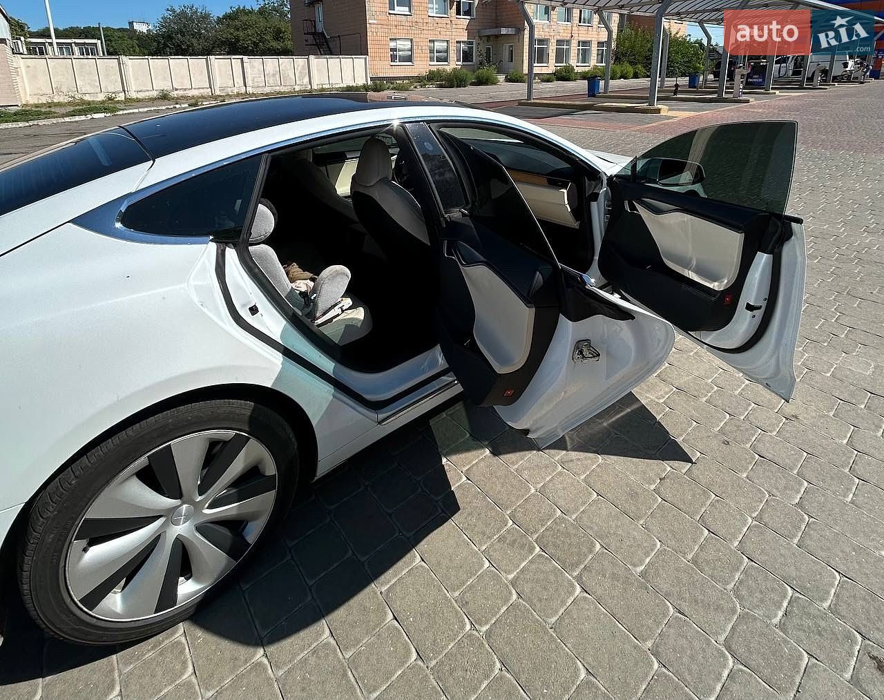 Tesla Model S 2020 VIN 5YJSA1E29MF419106 фото оголошення 9 з 23