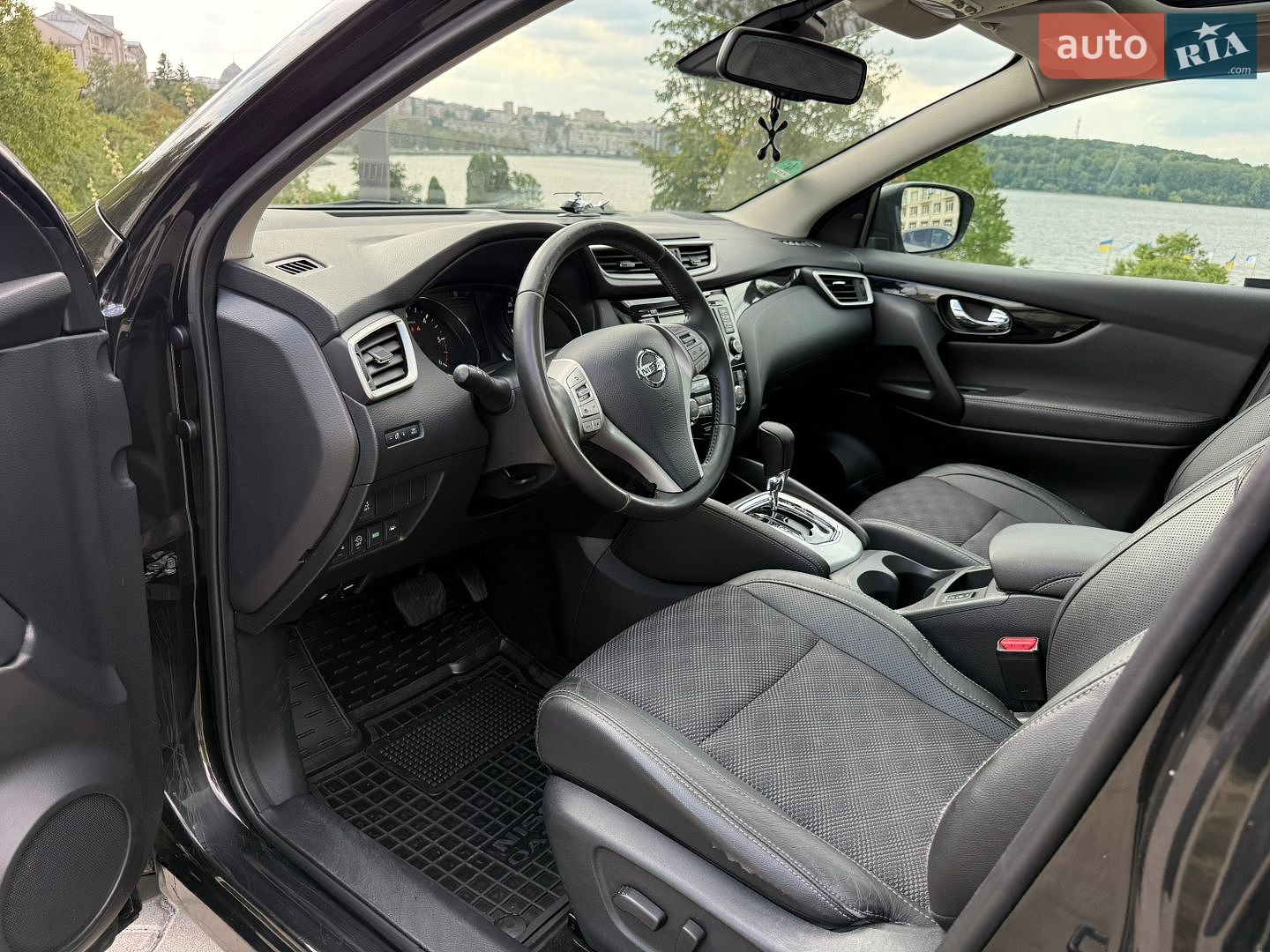 Nissan Qashqai 2015 VIN SJNFDAJ11U1266172 фото оголошення 45 з 73