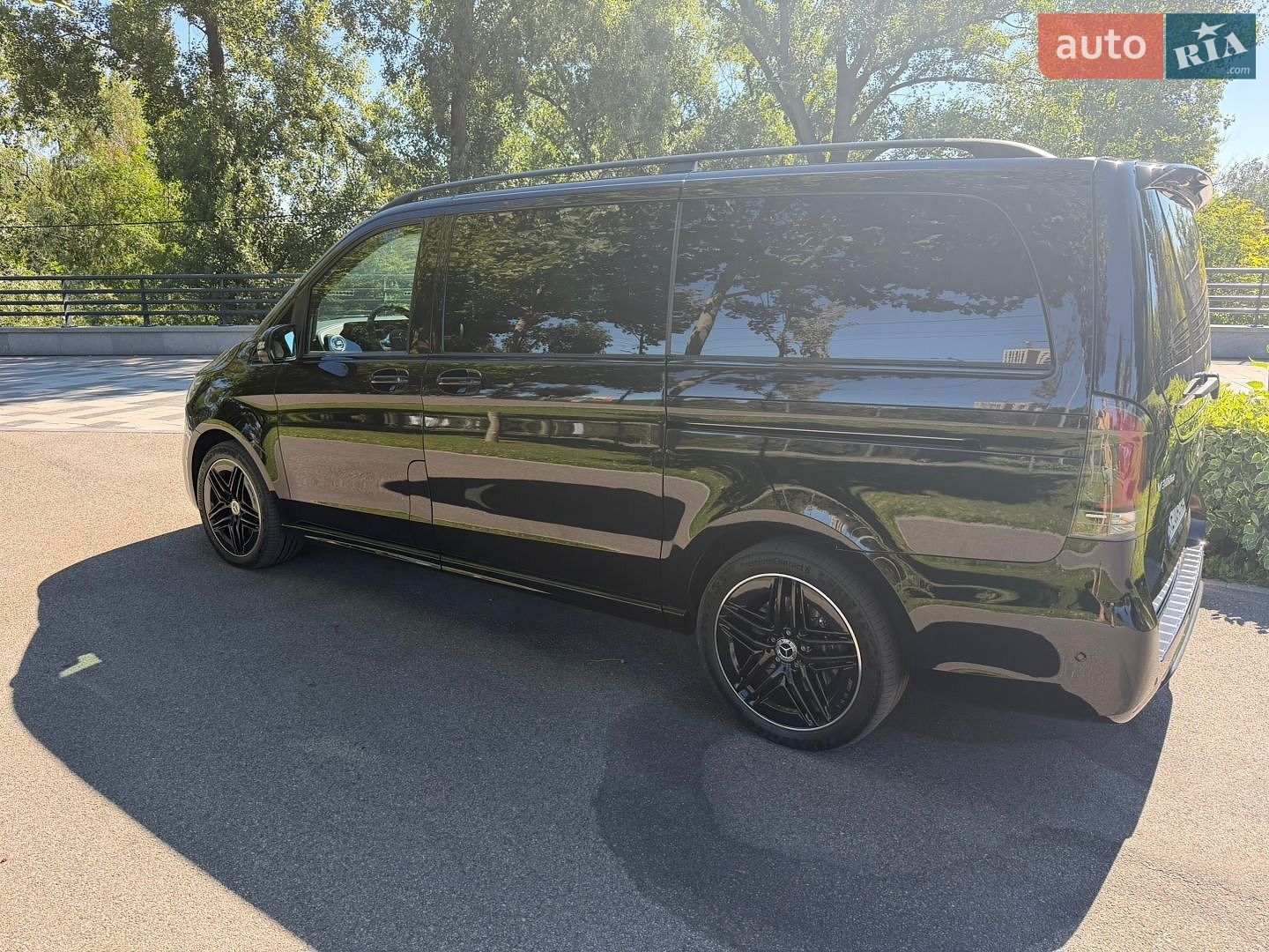 Mercedes-Benz V-Class 2024 VIN W1V447813S4404773 фото оголошення 4 з 40