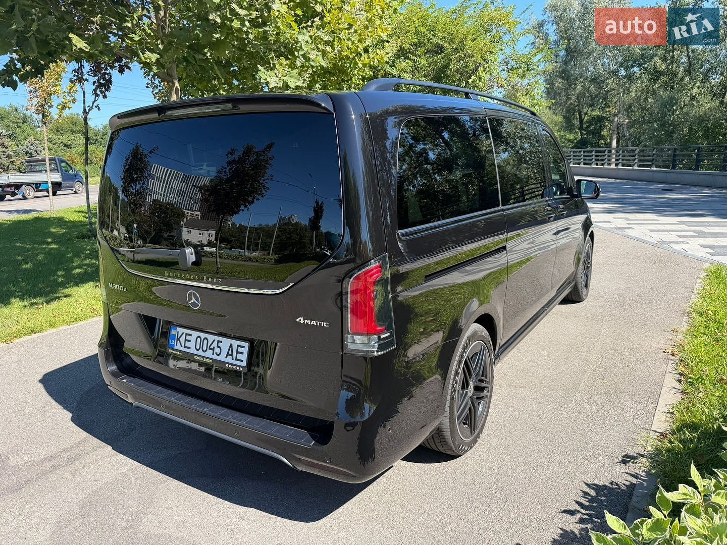 Mercedes-Benz V-Class 2024 VIN W1V447813S4404773 фото оголошення 5 з 40