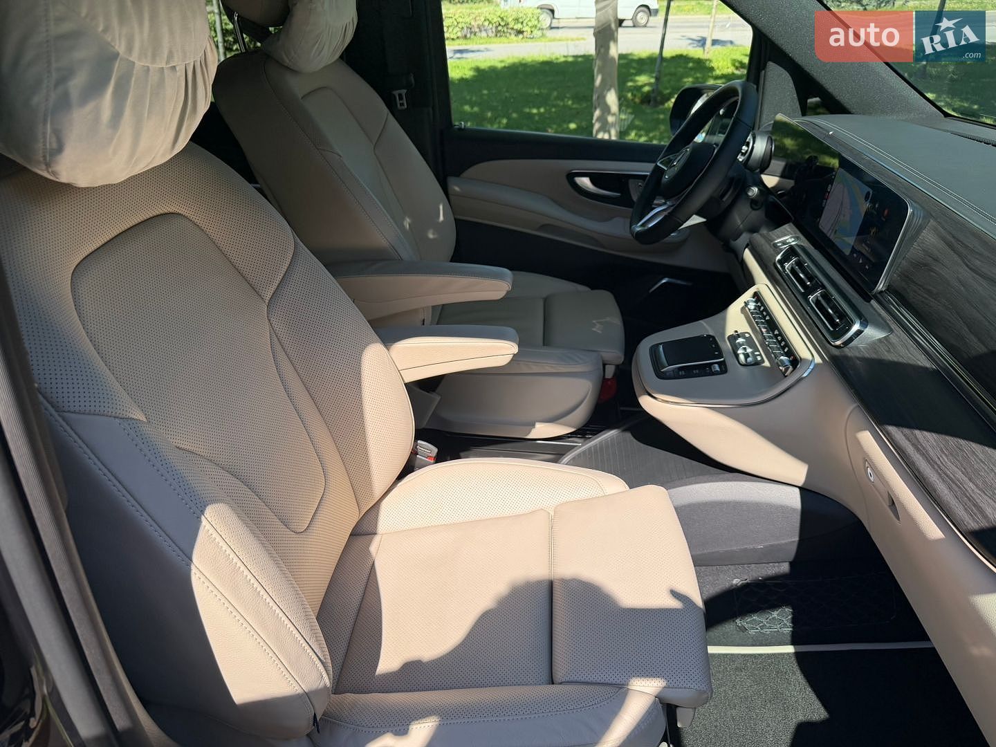 Mercedes-Benz V-Class 2024 VIN W1V447813S4404773 фото оголошення 29 з 40
