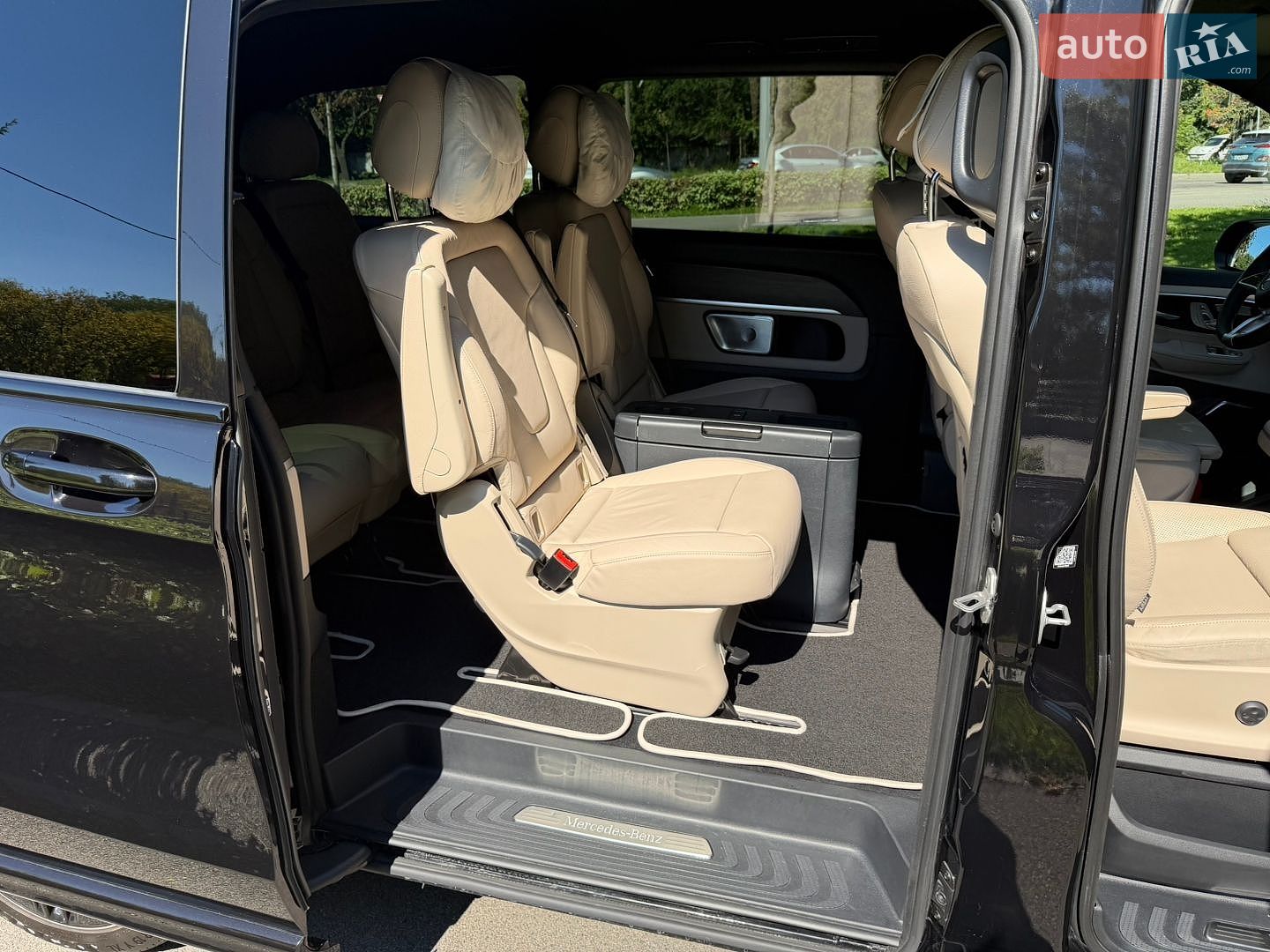Mercedes-Benz V-Class 2024 VIN W1V447813S4404773 фото оголошення 28 з 40