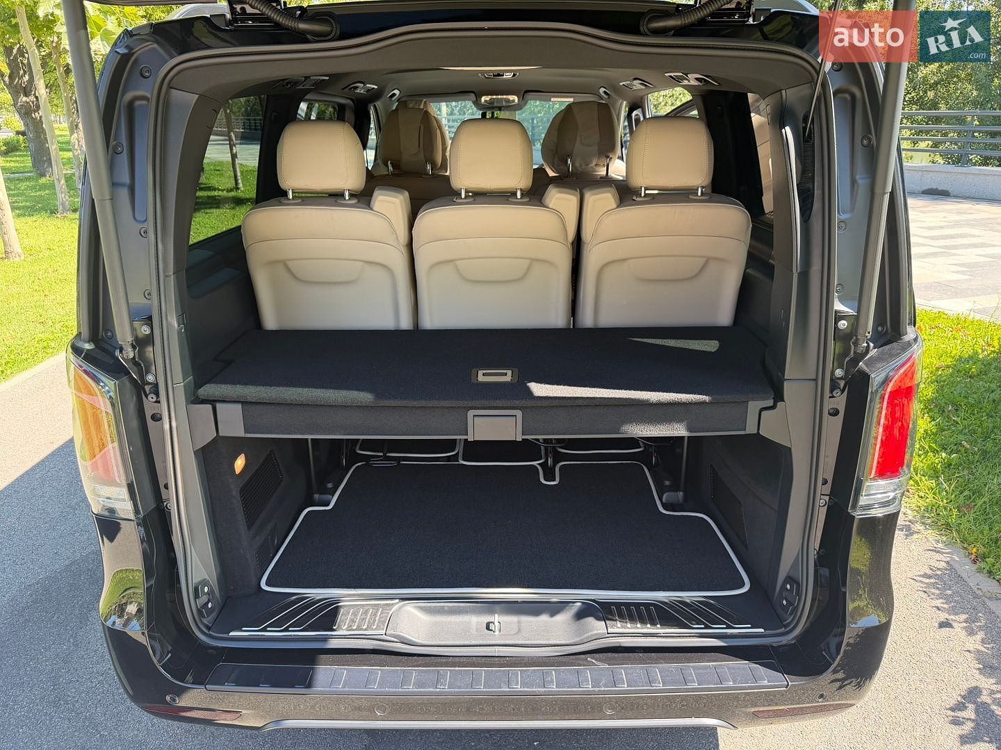 Mercedes-Benz V-Class 2024 VIN W1V447813S4404773 фото оголошення 11 з 40