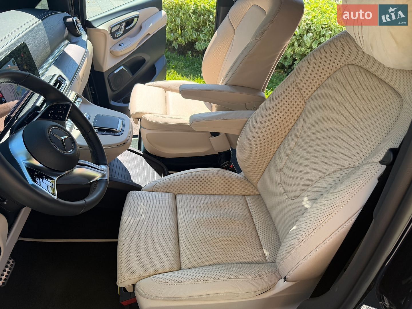 Mercedes-Benz V-Class 2024 VIN W1V447813S4404773 фото оголошення 8 з 40