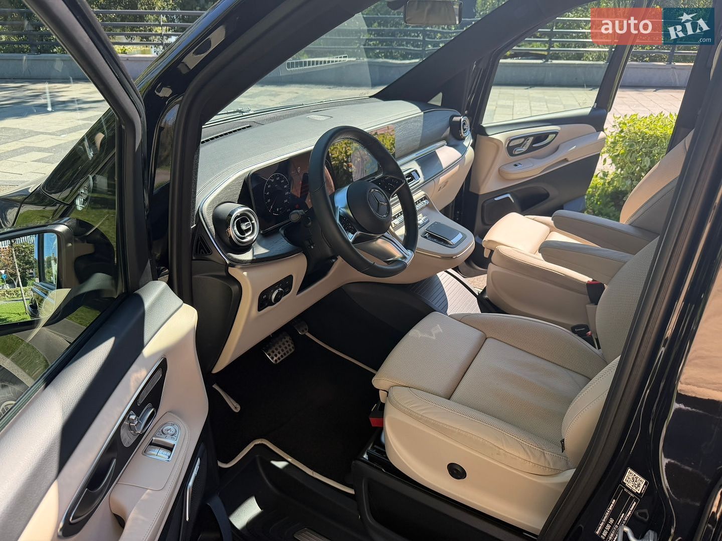 Mercedes-Benz V-Class 2024 VIN W1V447813S4404773 фото оголошення 7 з 40