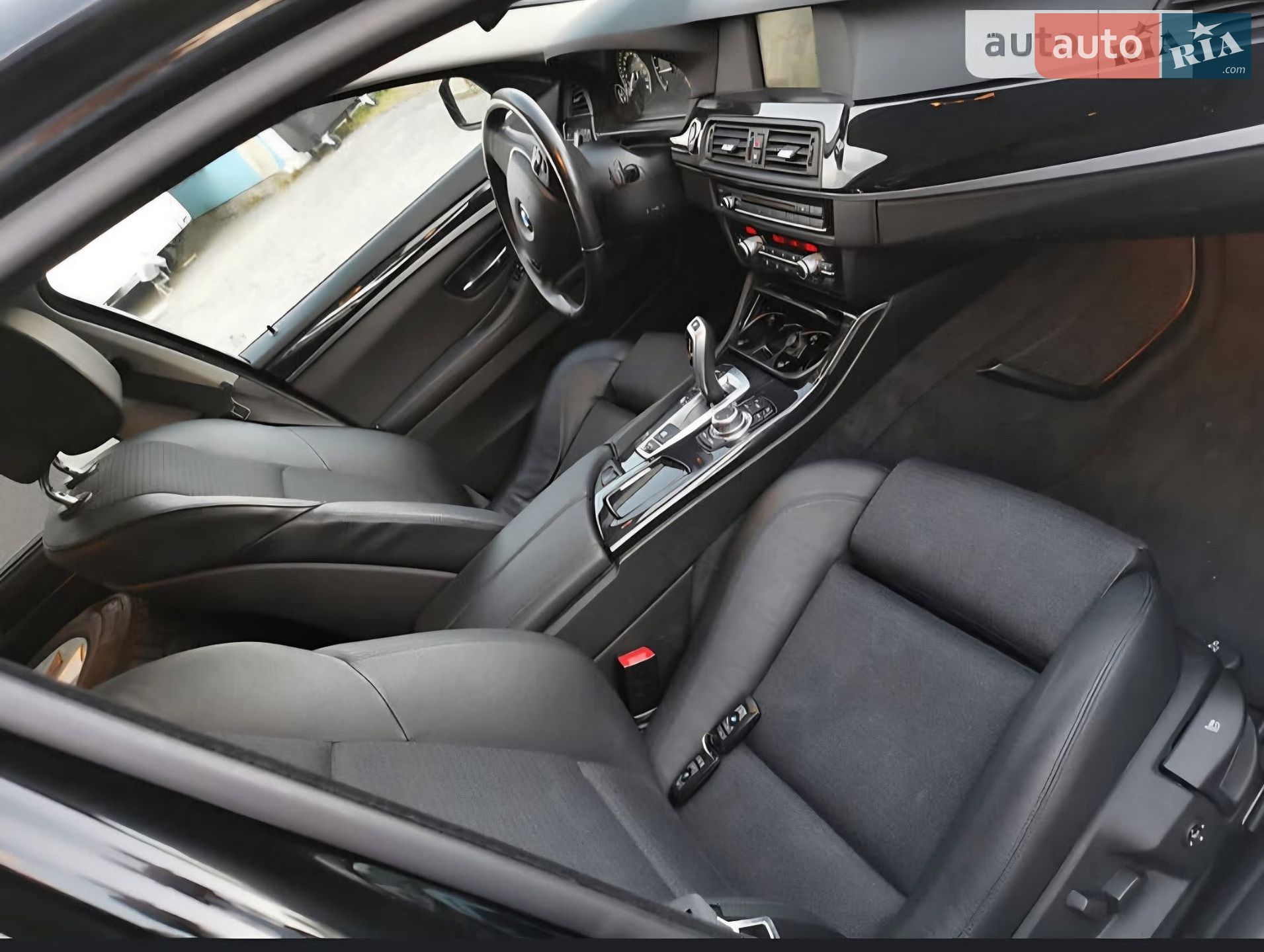 BMW 5 Series 2012 VIN WBAMX11030DY00914 фото оголошення 34 з 38
