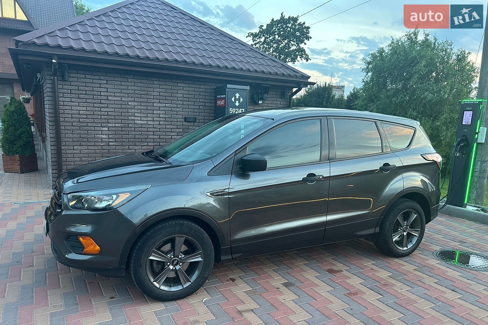 Ford Escape 2018 VIN 1FMCU0F75JUB82970 фото оголошення 3 з 30