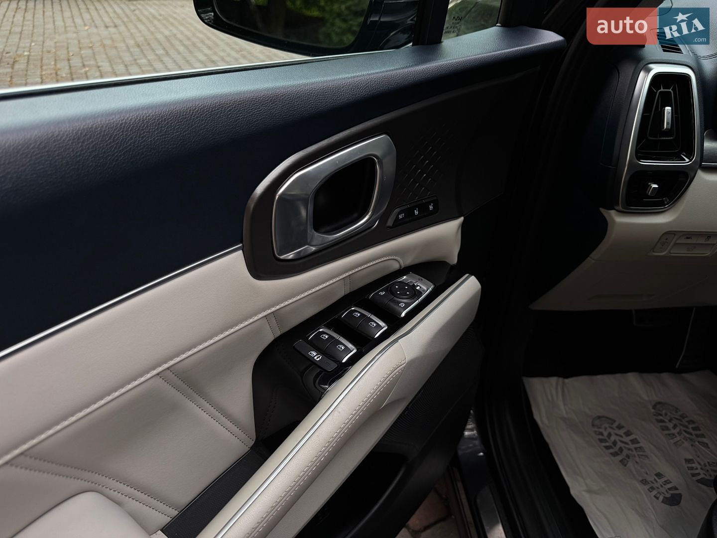 Kia Sorento 2023 VIN KNDRKDLG4R5258989 фото оголошення 30 з 52