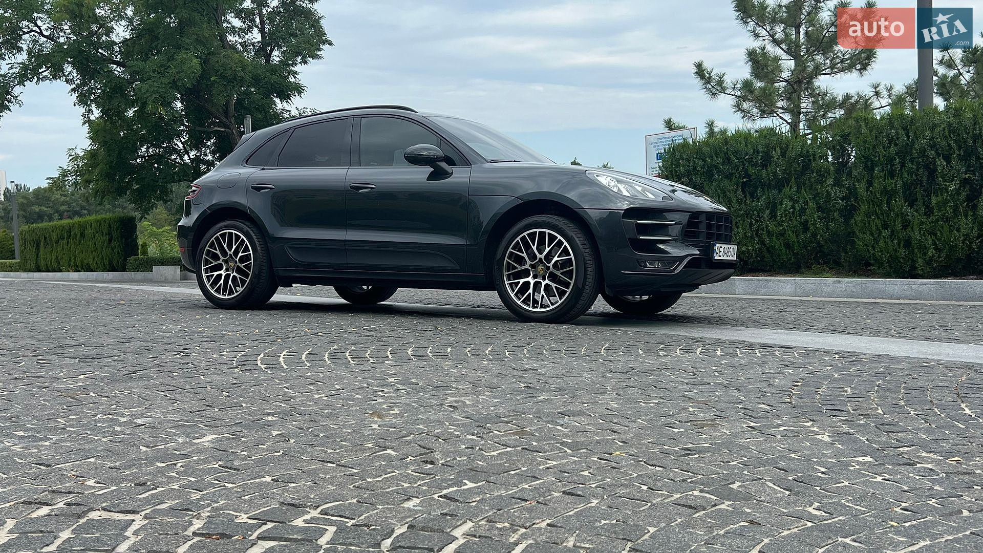Porsche Macan 2017 VIN WP1AA2A59JLB00488 фото оголошення 4 з 57