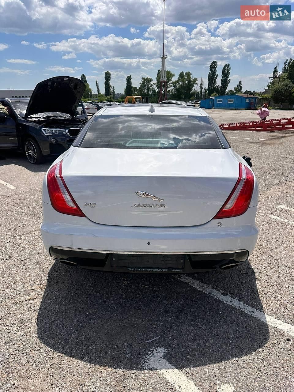 Jaguar XJ 2017 VIN SAJAA1294HNW07392 фото оголошення 28 з 29
