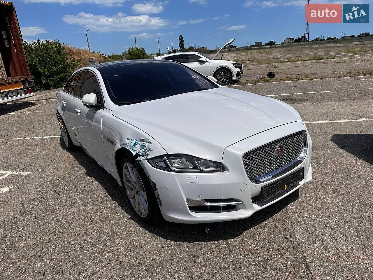 Jaguar XJ 2017 VIN SAJAA1294HNW07392 фото оголошення 26 з 29