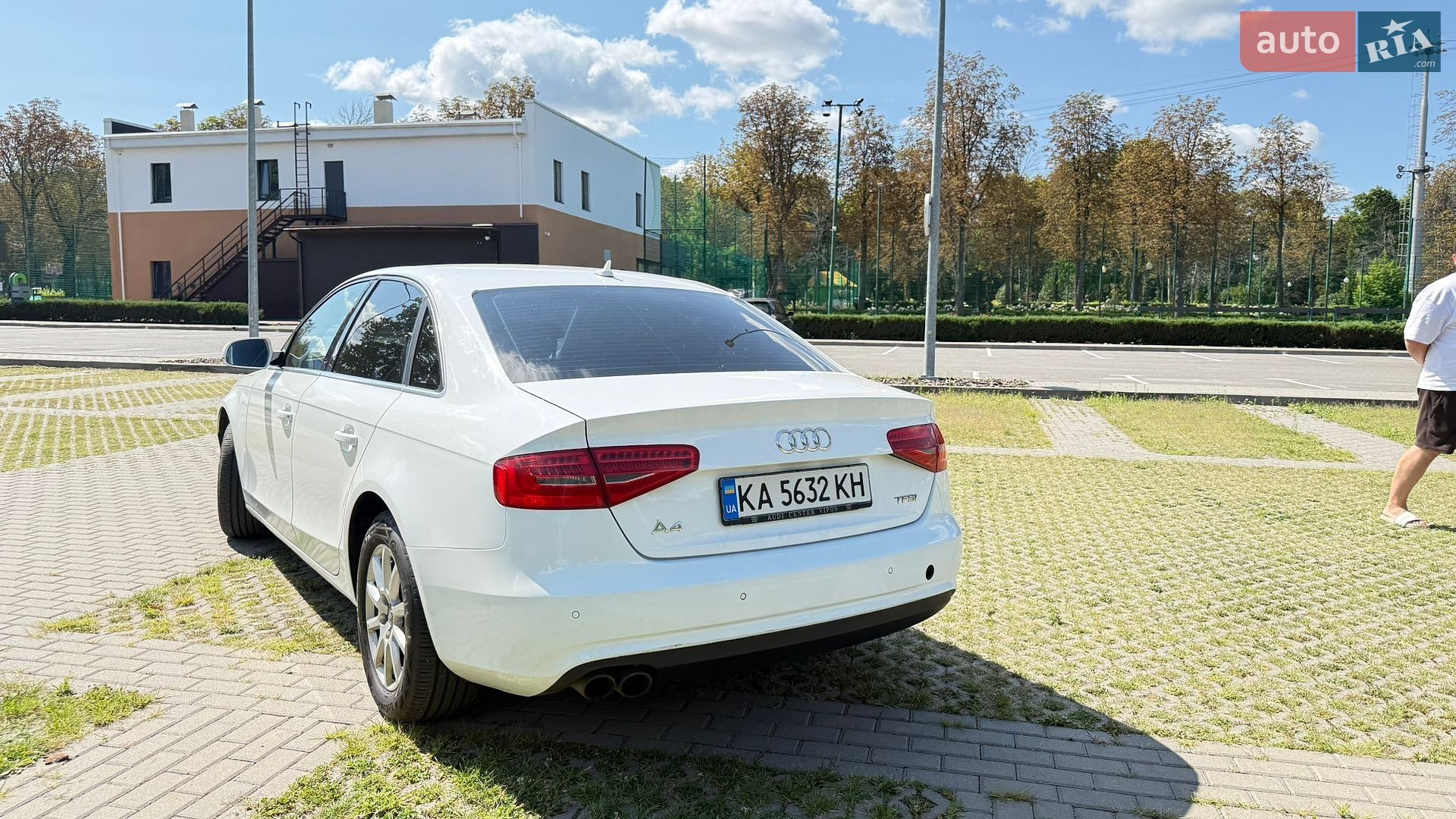 Audi A4 2014 VIN WAUZZZ8K3FA007547 фото оголошення 35 з 127
