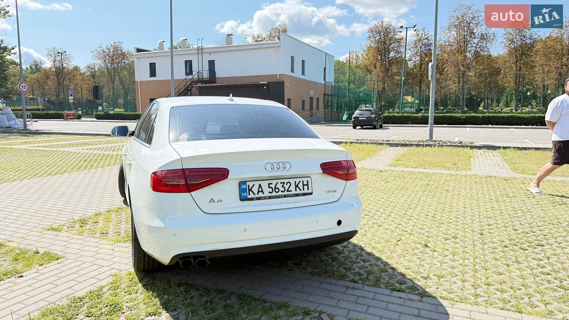 Audi A4 2014 VIN WAUZZZ8K3FA007547 фото оголошення 36 з 127