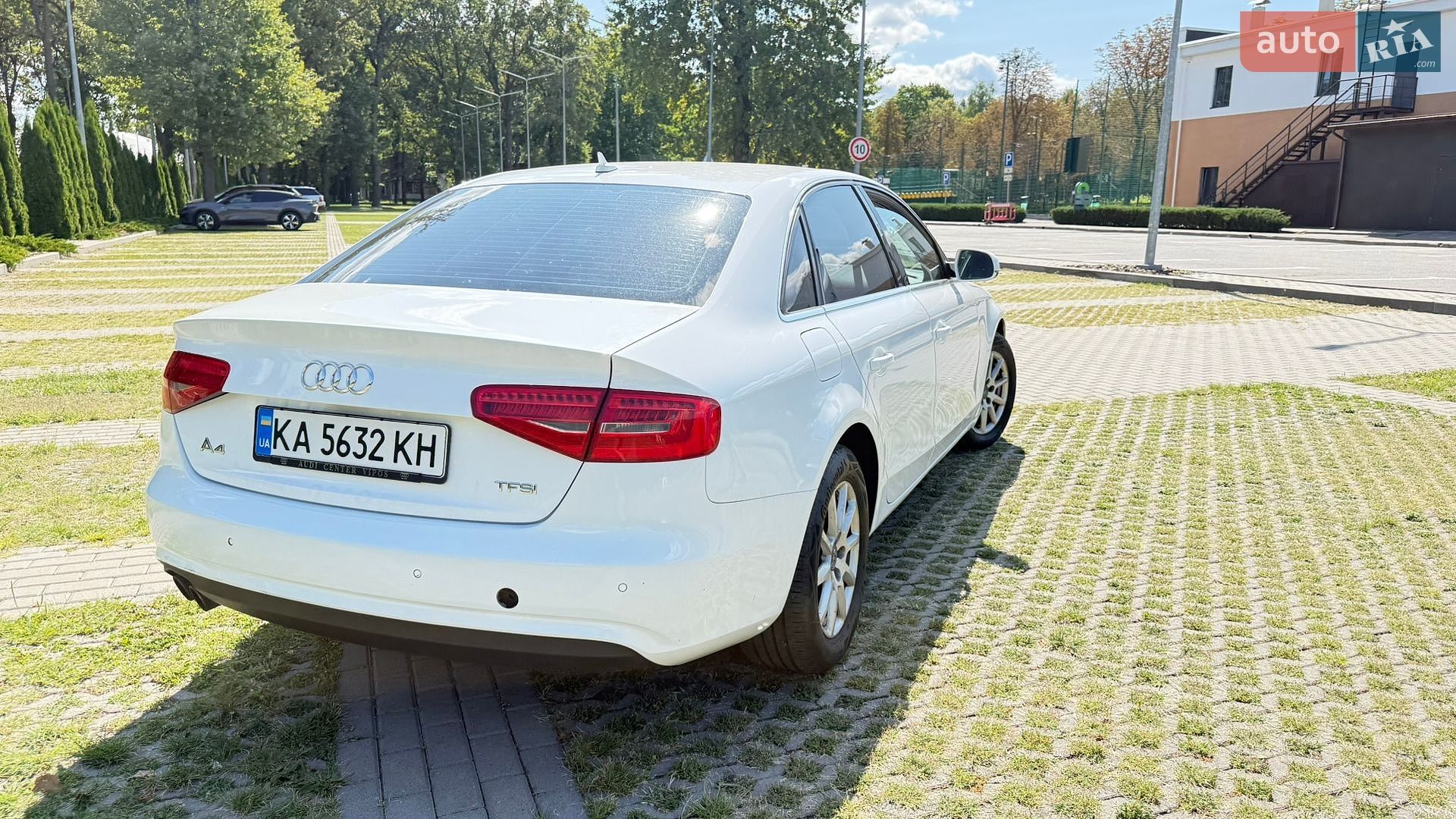 Audi A4 2014 VIN WAUZZZ8K3FA007547 фото оголошення 38 з 127