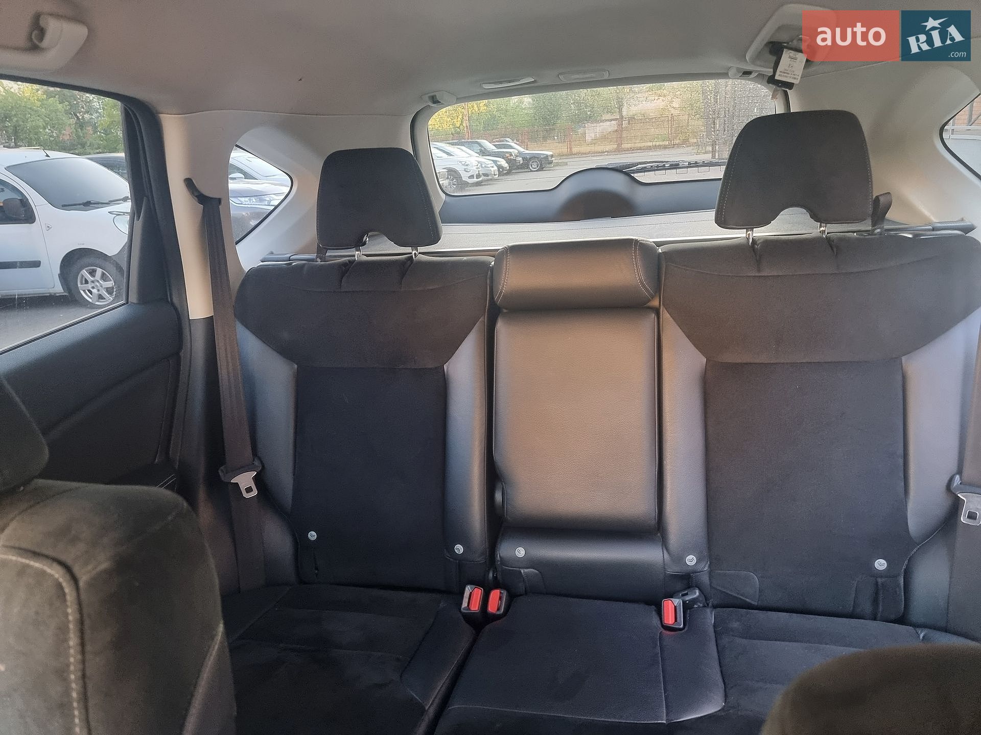 Honda CR-V 2015 VIN SHSRE6880FU520715 фото оголошення 4 з 19