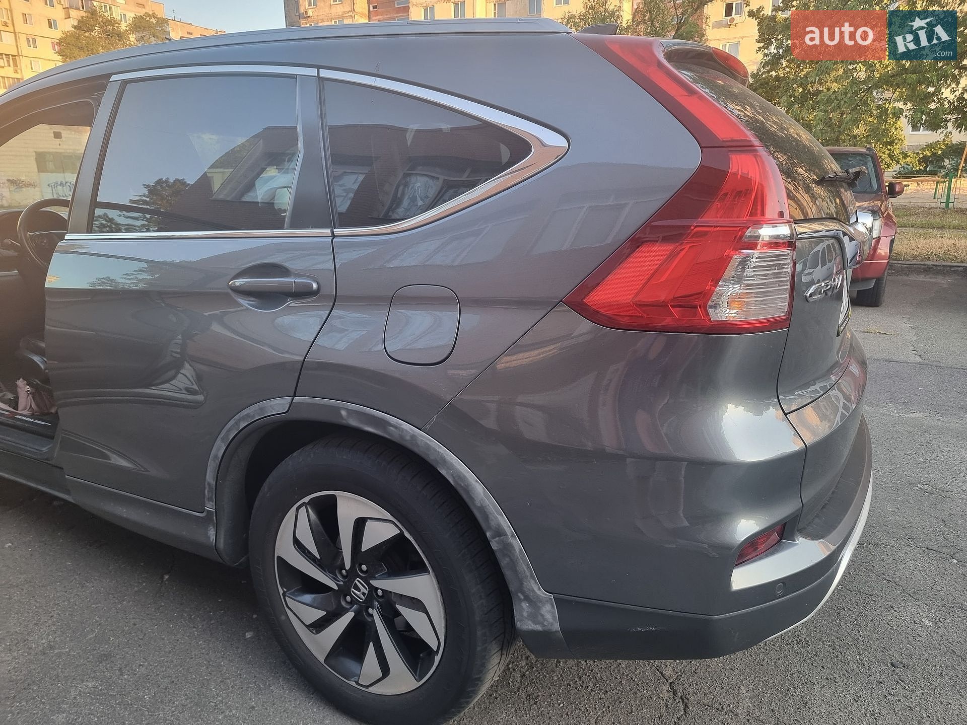 Honda CR-V 2015 VIN SHSRE6880FU520715 фото оголошення 8 з 19