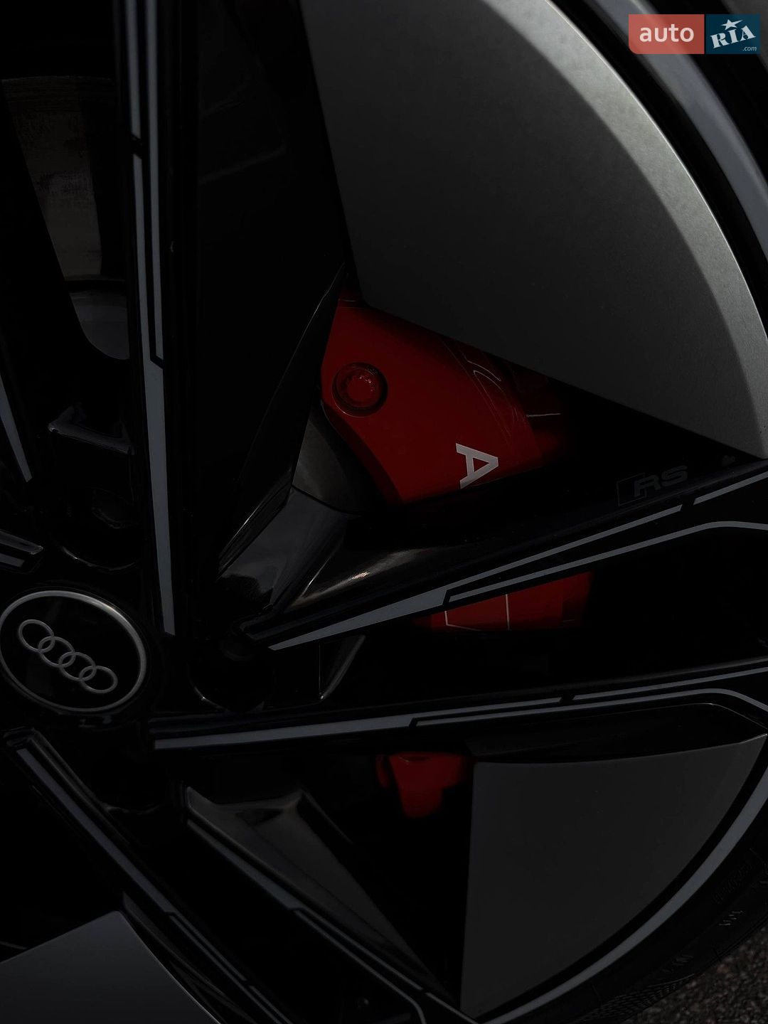 Audi RS e-tron GT 2021 VIN WAUZZZFW1N7902102 фото оголошення 7 з 10