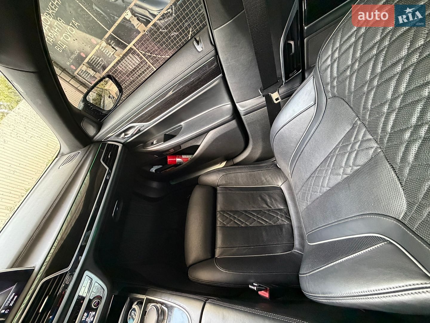 BMW 7 Series 2017 VIN WBA7F2C56JB238194 фото оголошення 12 з 35