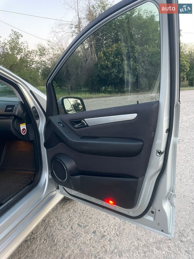 Mercedes-Benz B-Class 2009 VIN WDD2452311J500783 фото оголошення 16 з 28