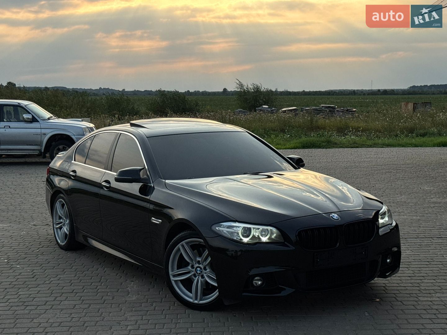 BMW 5 Series 2014 VIN WBA5A5C58FD517746 фото оголошення 2 з 24