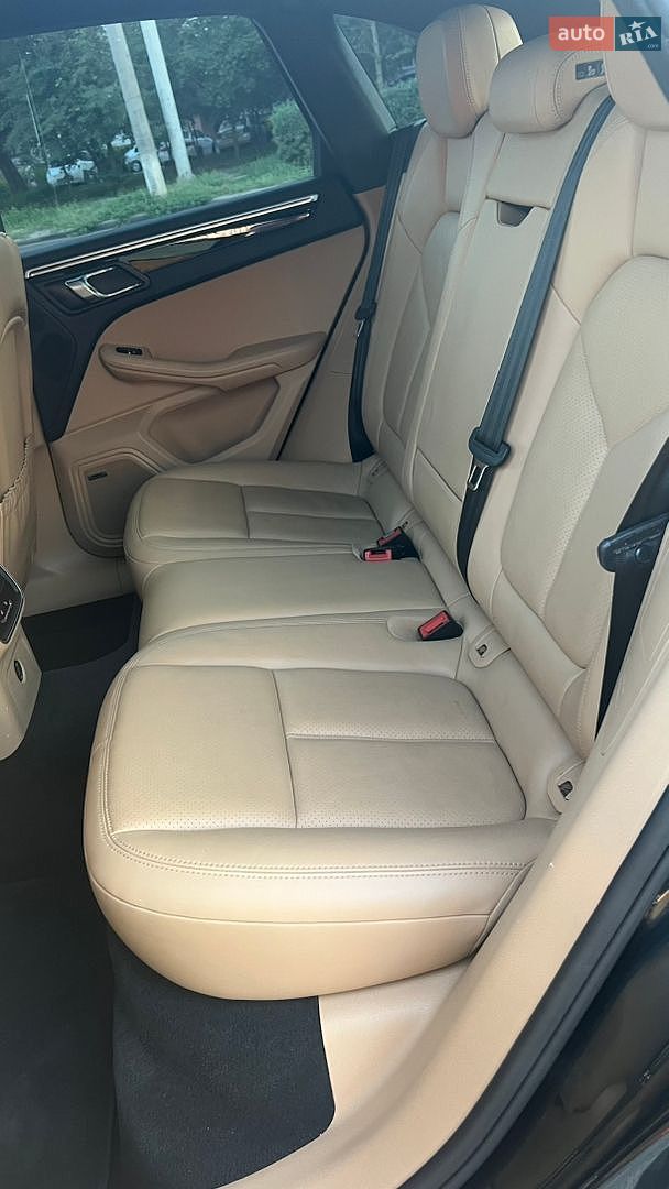 Porsche Macan 2017 VIN WP1AA2A59JLB00488 фото оголошення 32 з 57
