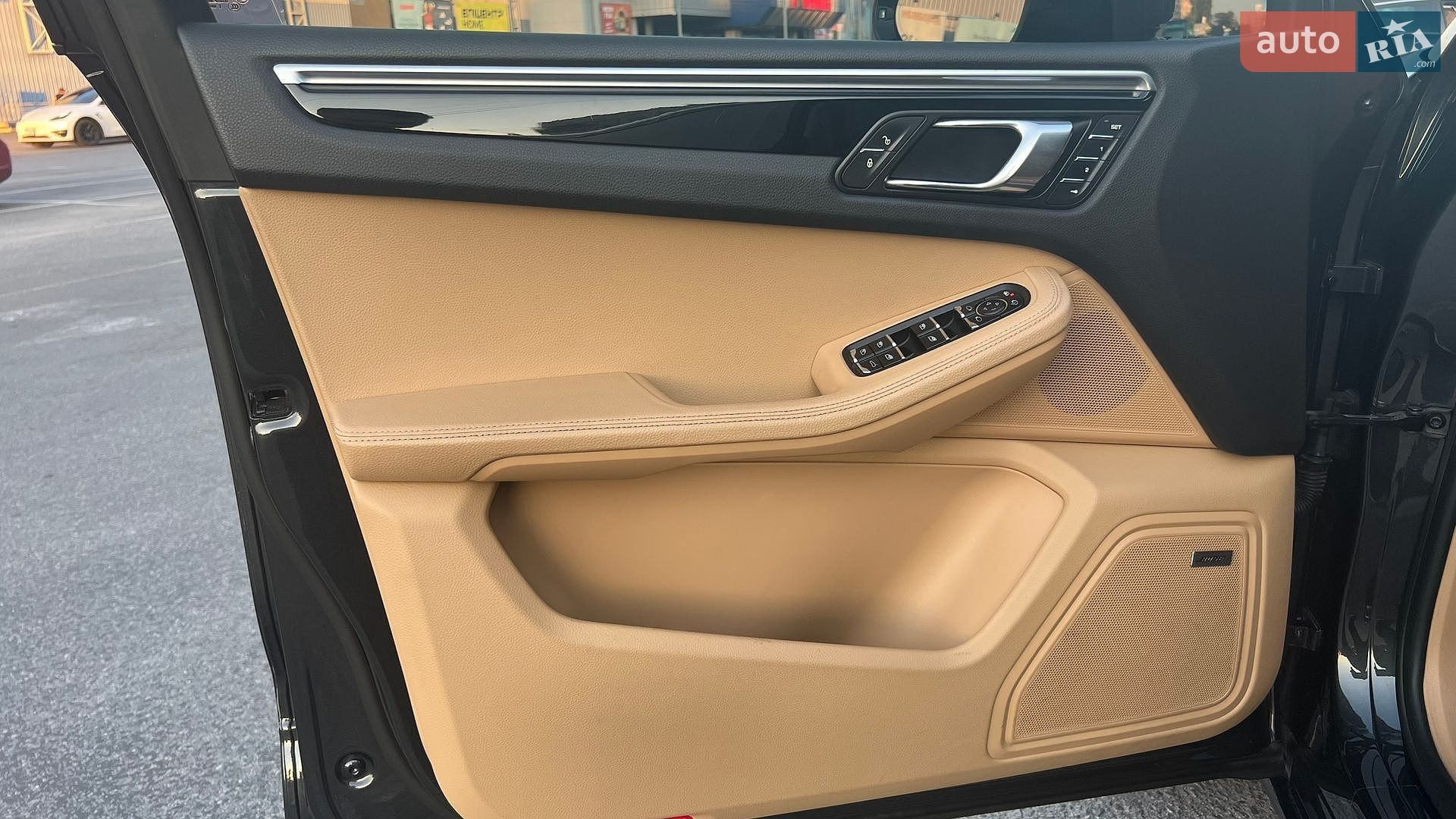 Porsche Macan 2017 VIN WP1AA2A59JLB00488 фото оголошення 39 з 57