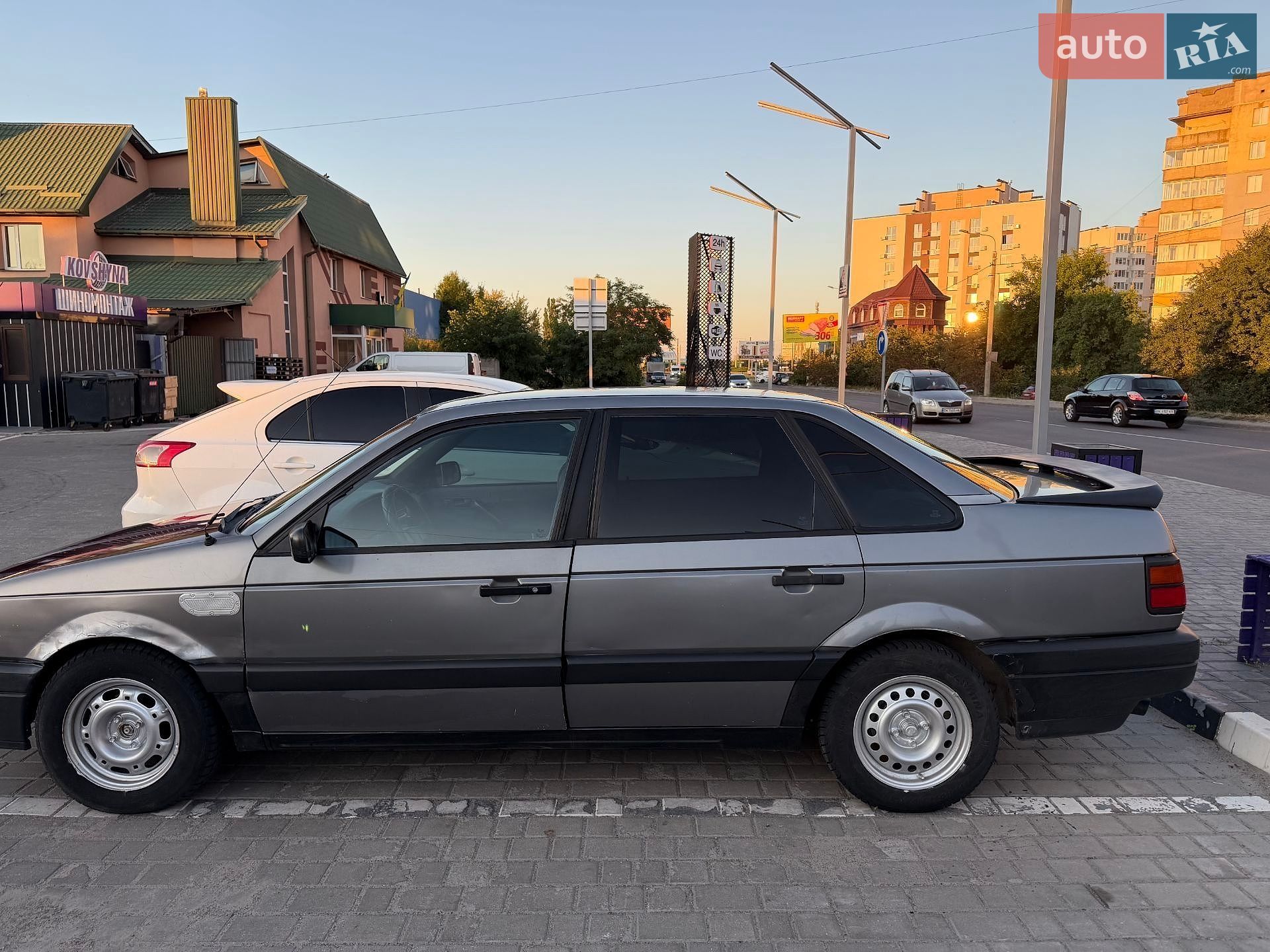 Volkswagen Passat 1989 VIN WVWZZZ31ZLE037396 фото оголошення 6 з 12