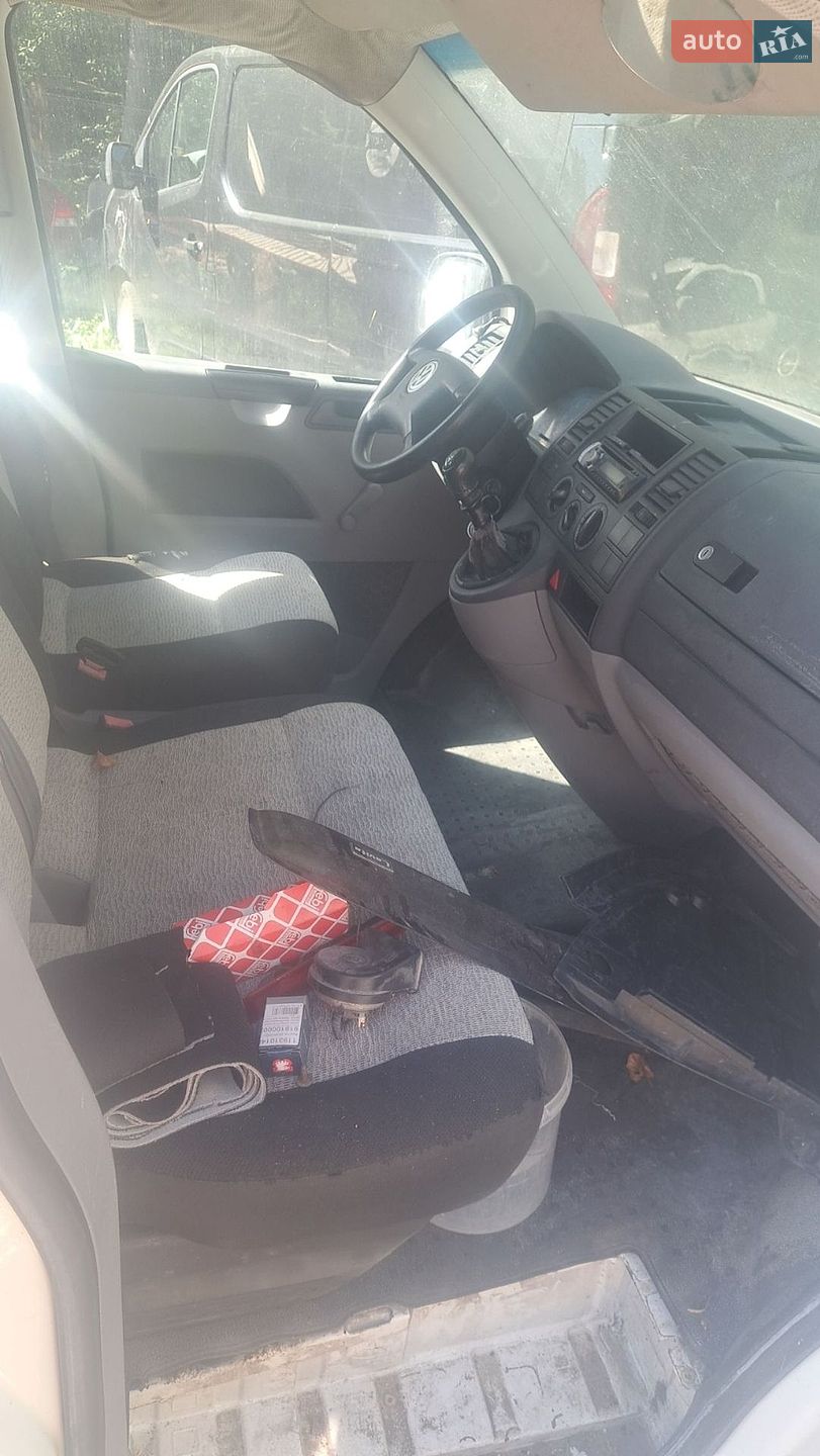 Volkswagen Caravelle 2004 VIN WV1ZZZ7HZ4H081641 фото оголошення 4 з 6