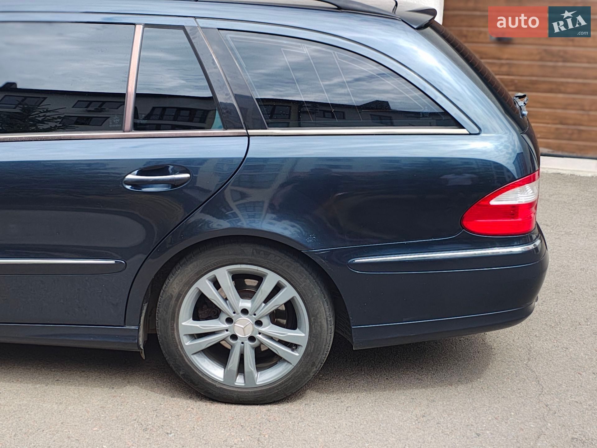 Mercedes-Benz E-Class 2005 VIN WDB2112871X185013 фото оголошення 10 з 39