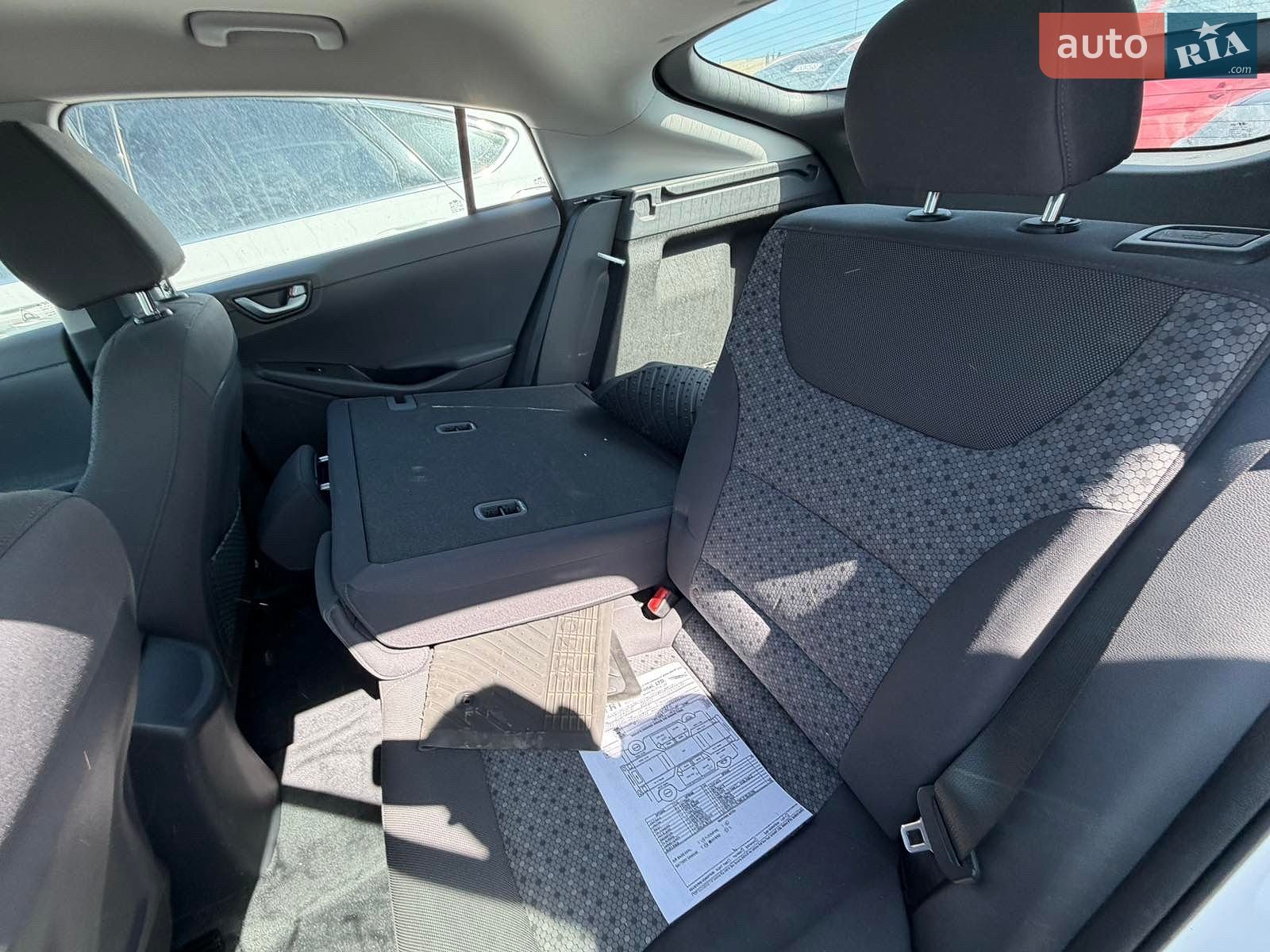 Hyundai Ioniq 2017 VIN KMHC65LC4JU064983 фото оголошення 17 з 19