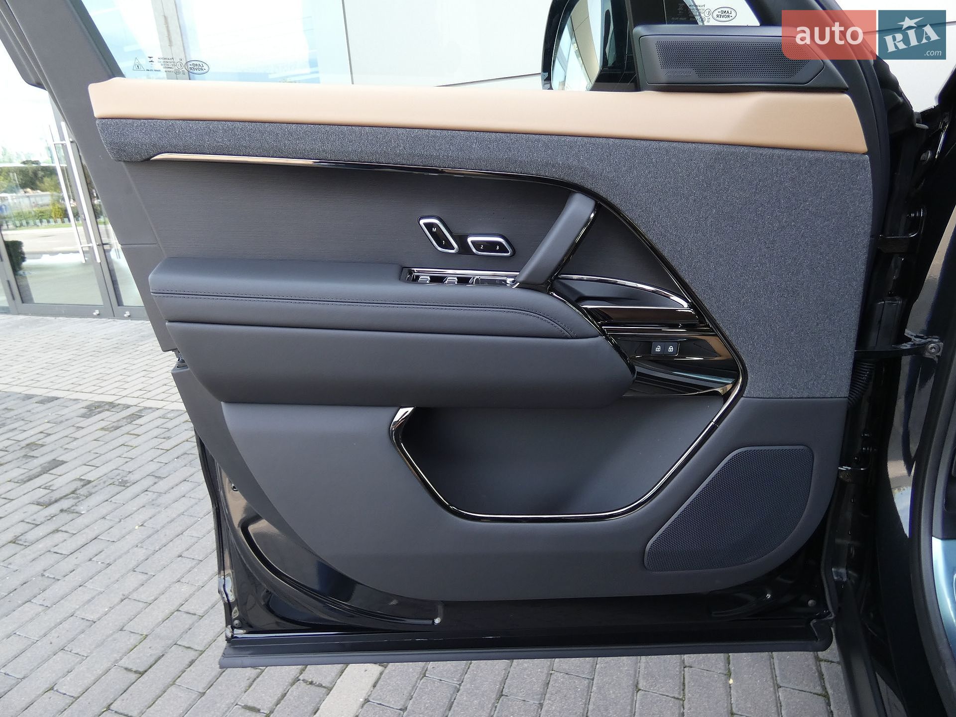 Land Rover Range Rover Sport 2025 VIN SAL1A2BW1SA600210 фото оголошення 10 з 16